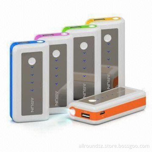 LED Torch Power Pack for iPhone 4/iPad with 5,200mAh Capacity